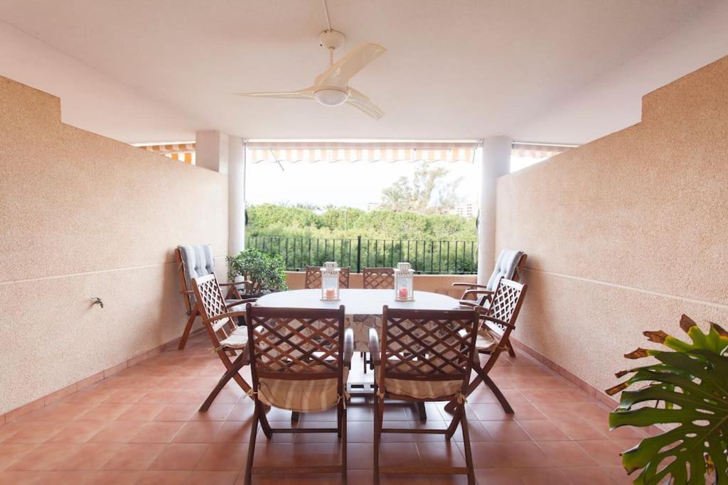 Elegante Apartamento Muy Cerca De La Playa Valencia Exterior foto